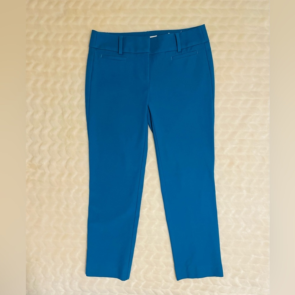 EUC- LOFT Blue Ankle Cropped Pants